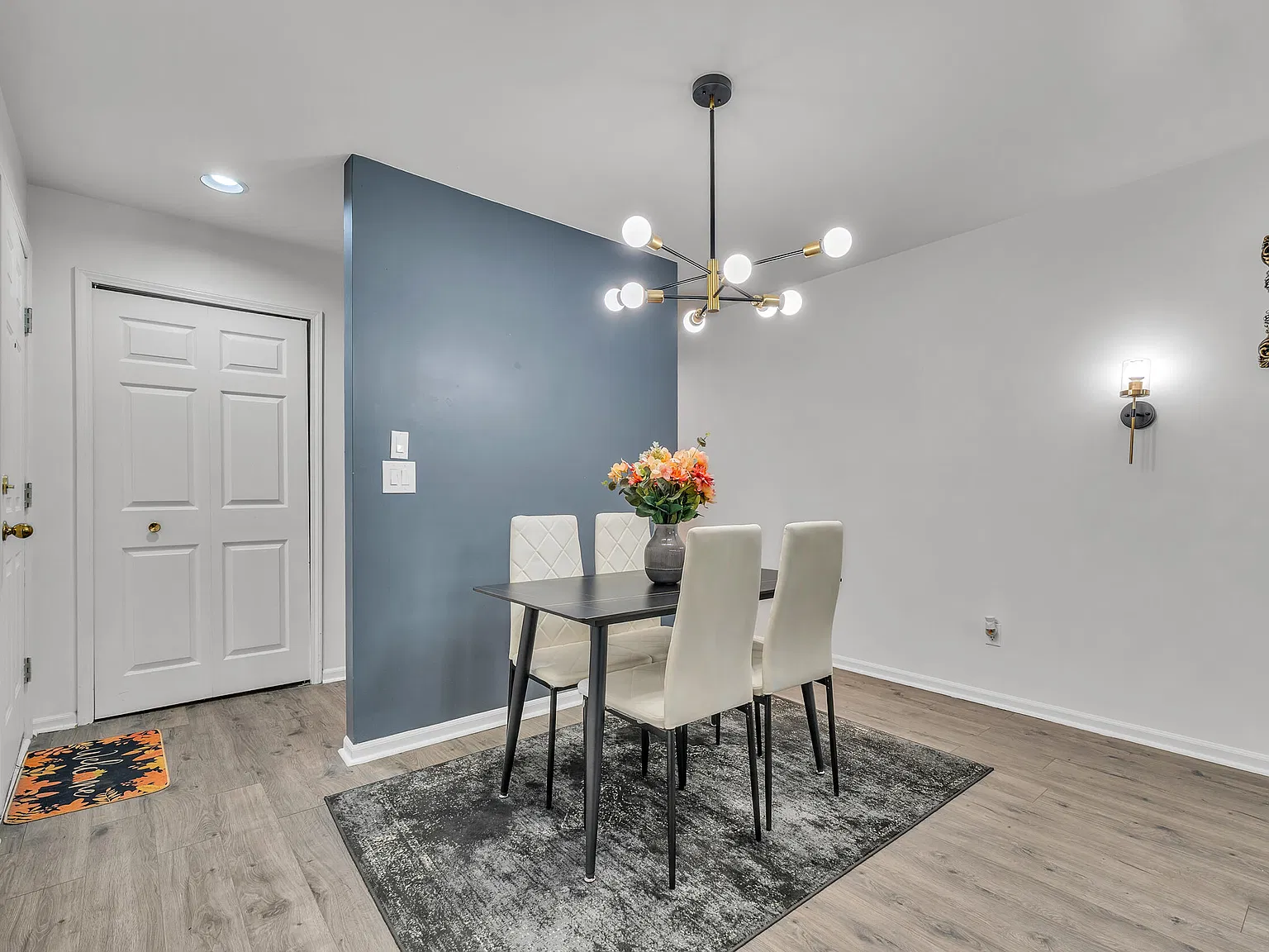 2 bed, 2.0 bath, 1061 sqft, $2,100 — Photo 2