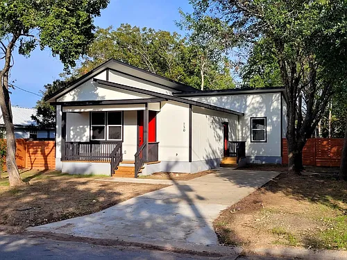 750 S Main St Photo 1