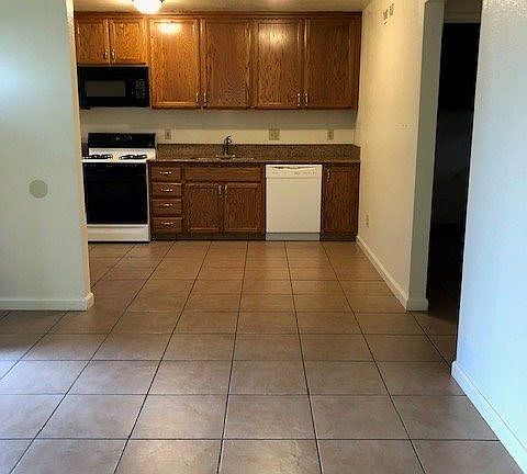 3rd image of 356 N 3rd Ave