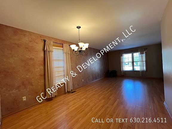 3rd image of 3085 Sandalwood Ct