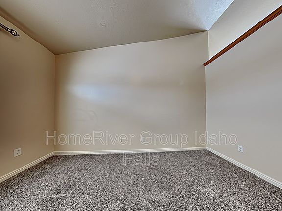 3rd image of 287 S Bridger Dr