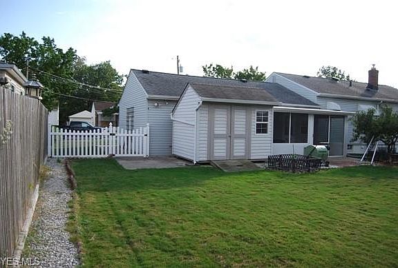 3rd image of 16176 Ashland Dr