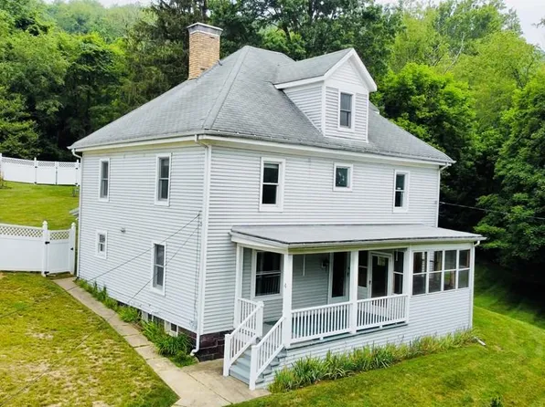 4 Pendleton St., Bethany, WV 26032