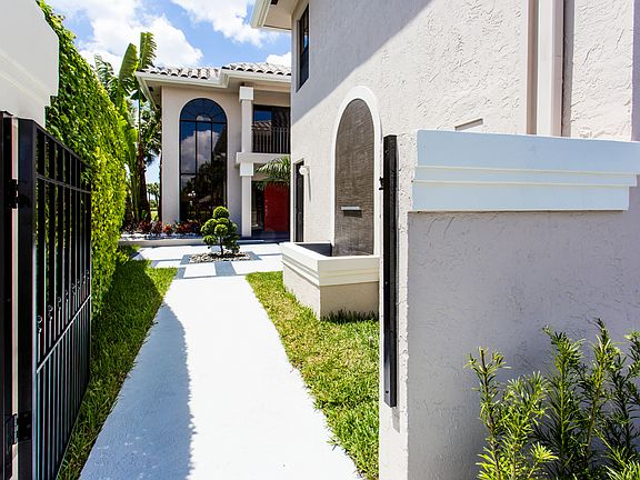 5th image of 22818 El Dorado Dr