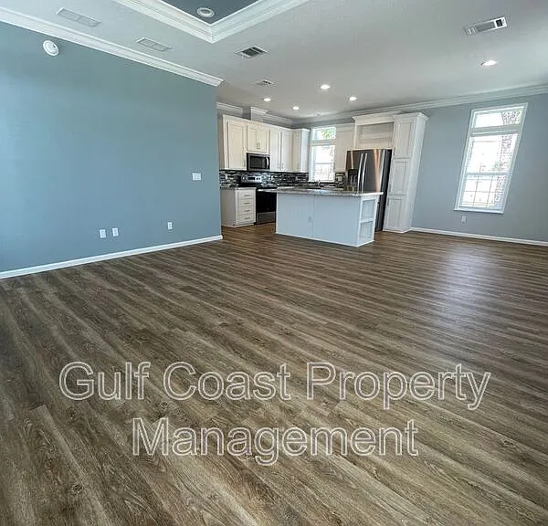 3200 Holly Ave — Photo 8
