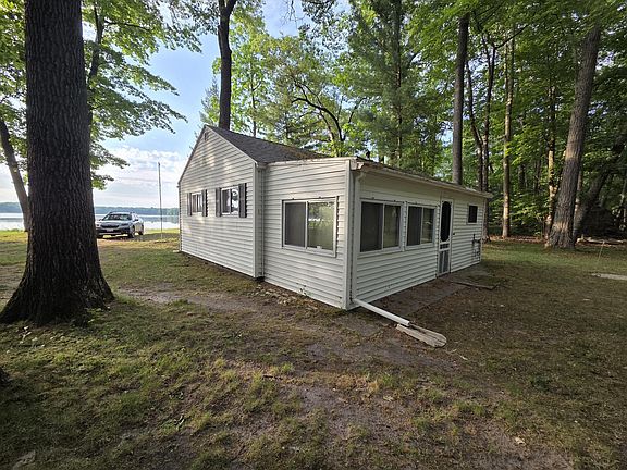 3rd image of 2093 N Tallman Lake Rd