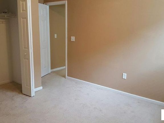 4th image of 239 Prince Phillip Dr