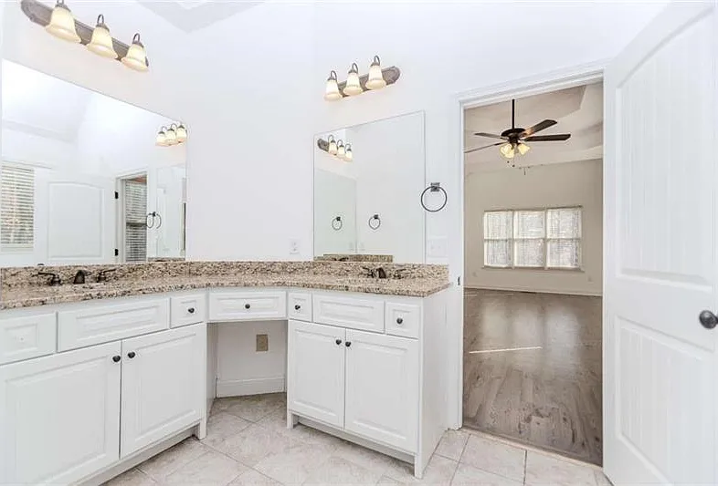 4 bed, 5.5 bath, 3020 sqft, $3,500 — Photo 3