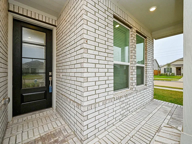6427 Seafoam Lake Dr — Photo 13