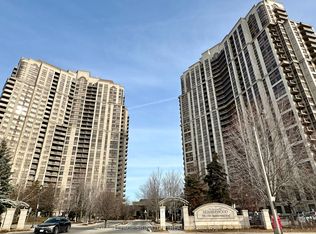 700 Humberwood Blvd #822, Toronto, ON M9W 7J4