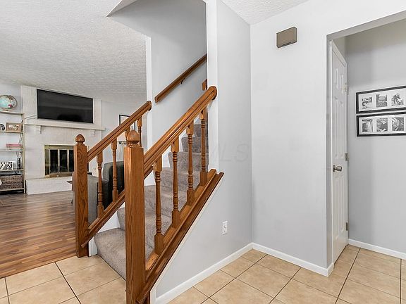3rd image of 4055 Berrybush Dr