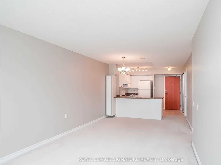 9017 Leslie St #603 — Photo 12