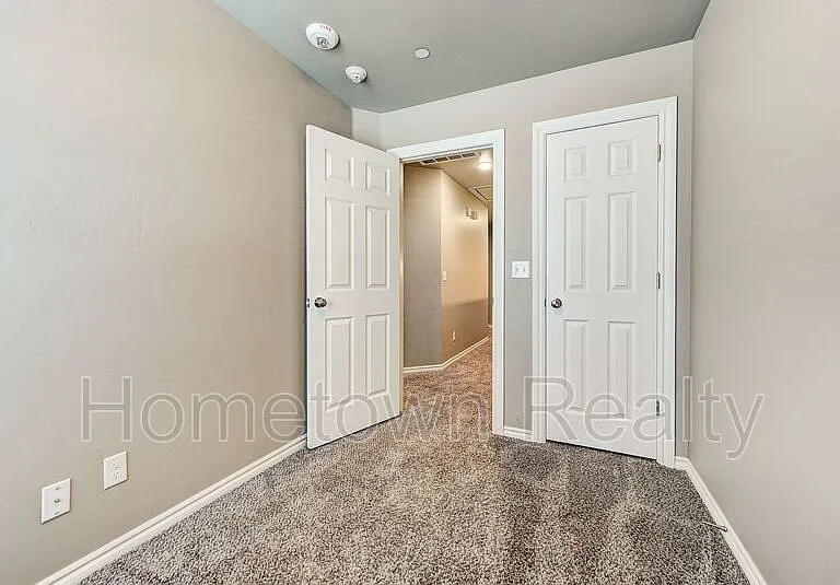 788 SW 13th St — Photo 32