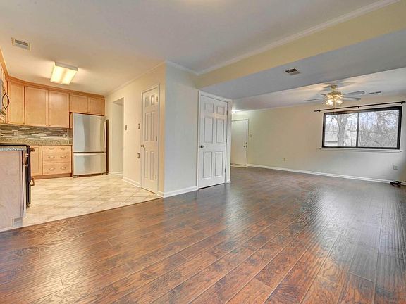 5th image of 10659 Oak Thrush Ct