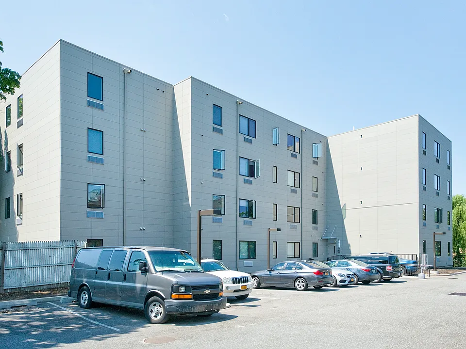 Building Photo 5