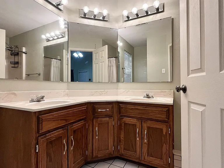 1318 Point West Dr — Photo 14