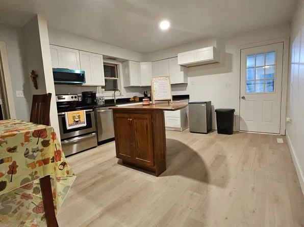 325 Hillcrest Dr, New Cumberland, PA 17070