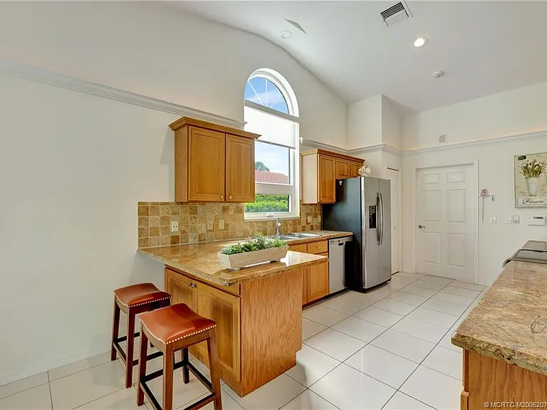 2018 NW Laurel Oak Ln — Photo 12