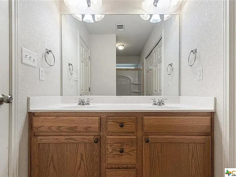 5214 Southern Crossing Dr — Photo 12