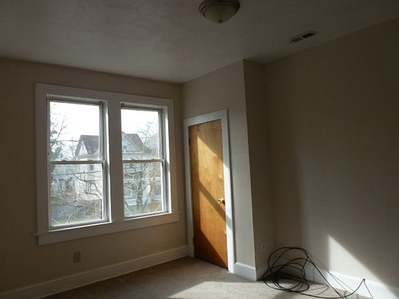 3rd image of 410 W 31st St