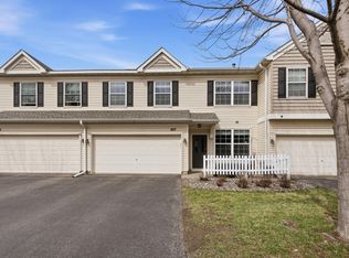 857 Braunworth Ct, Chaska, MN 55318