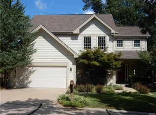 16215 Wilson Forest Ct, Chesterfield, MO 63005