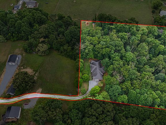 4th image of 145 Zeb Grindstaff Rd