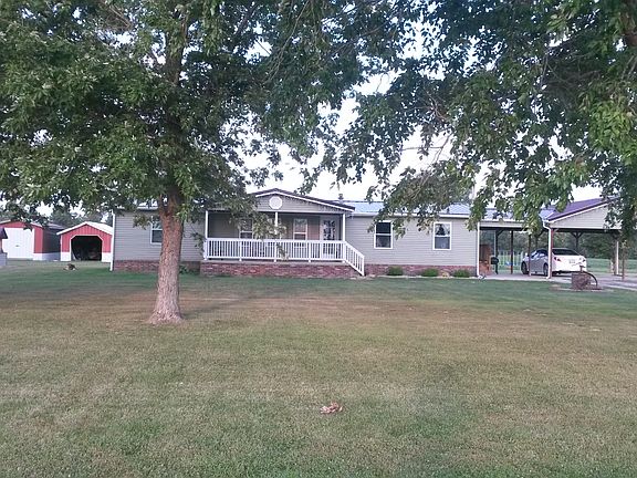 Another view of the house.