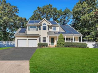 45 Justin Cir, Port Jefferson Station, NY 11776