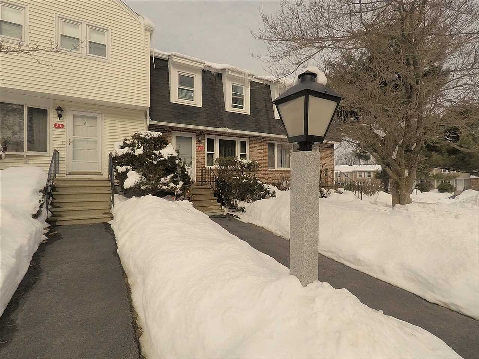 1st image of 209 Oakwood Ln #9