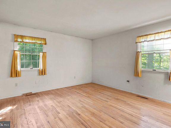 3rd image of 5704 Annamarie Ct