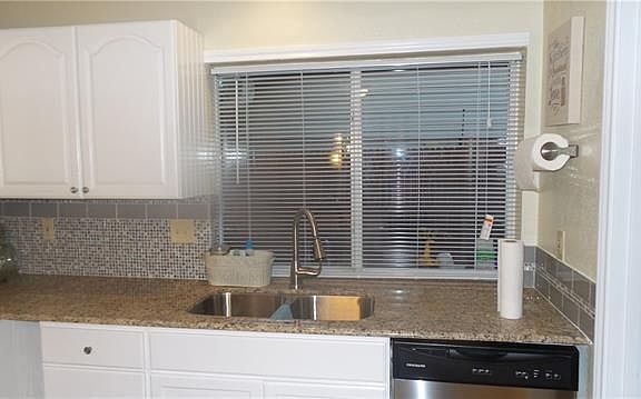 5th image of 2916 Royal Oaks Dr