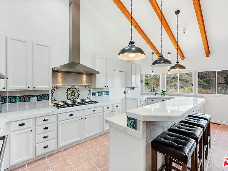 34136 Mulholland Hwy — Photo 13