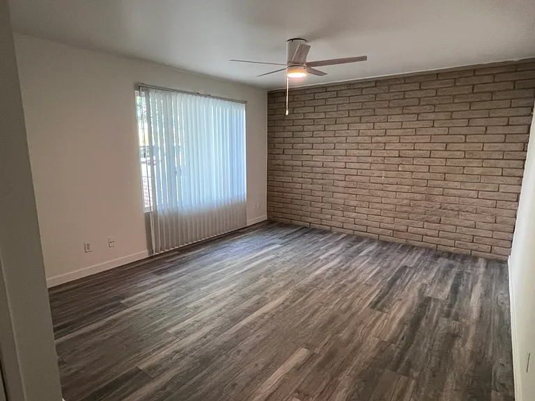 1322 E Broadmor Dr — Photo 14