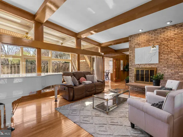 9208 Colesville Rd, Silver Spring, MD 20910