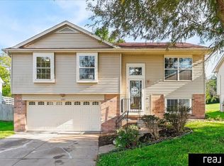 3203 Blackhawk Dr, Bellevue, NE 68123