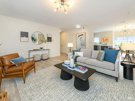 2nd image of 638 19th St Unit 8