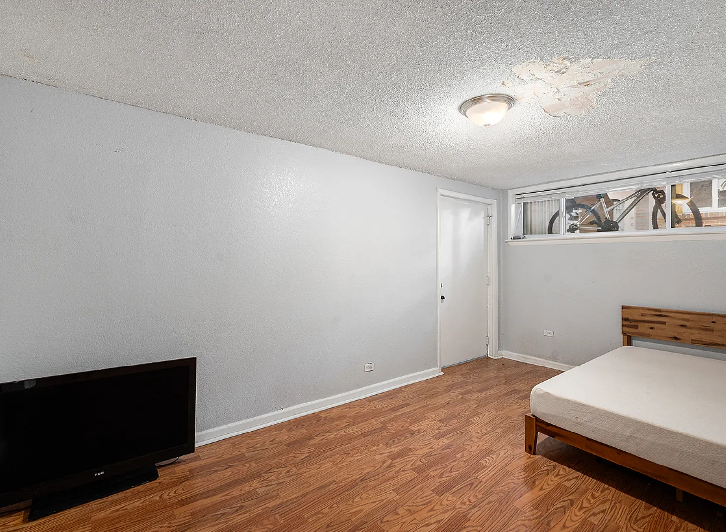 2 Bedroom, 1 Bath Garden Level Unit in Park Hill — Photo 3