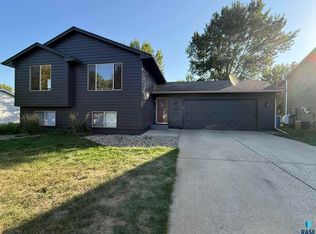6205 W Jordan Dr, Sioux Falls, SD 57106