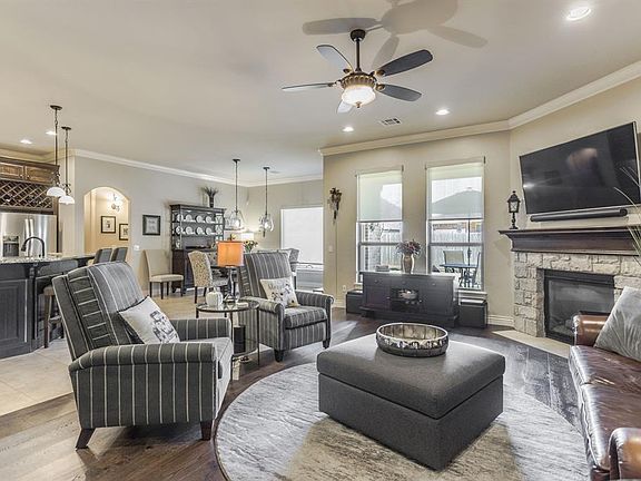 4th image of 15613 Wood Creek Ln