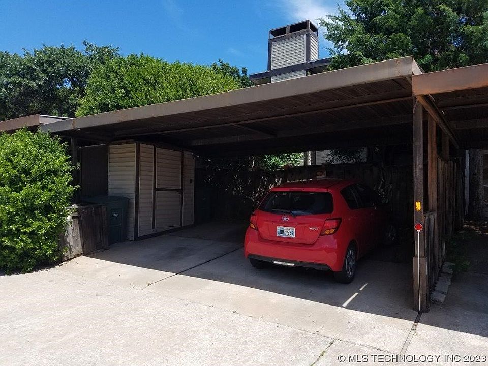2nd image of 403 Sundance Ln