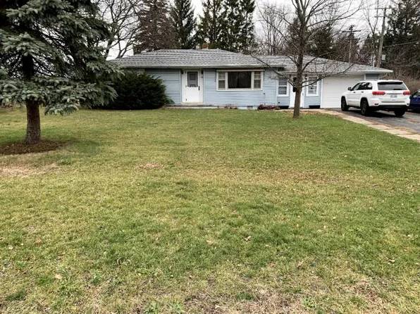 602 W Gilford Rd, Caro, MI 48723