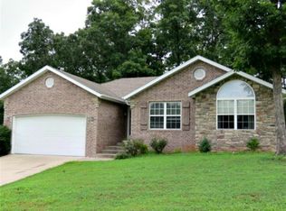 320 Round Hill Rd, Branson, MO 65616