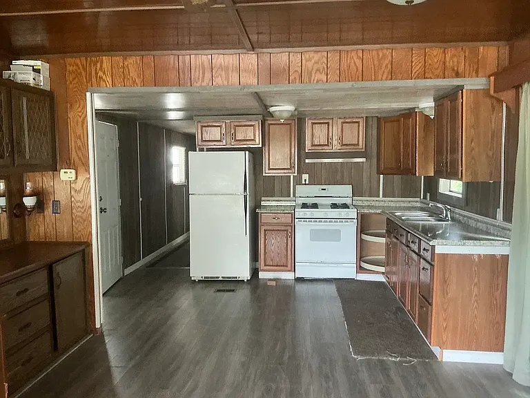 1619 Woodward Ave — Photo 2
