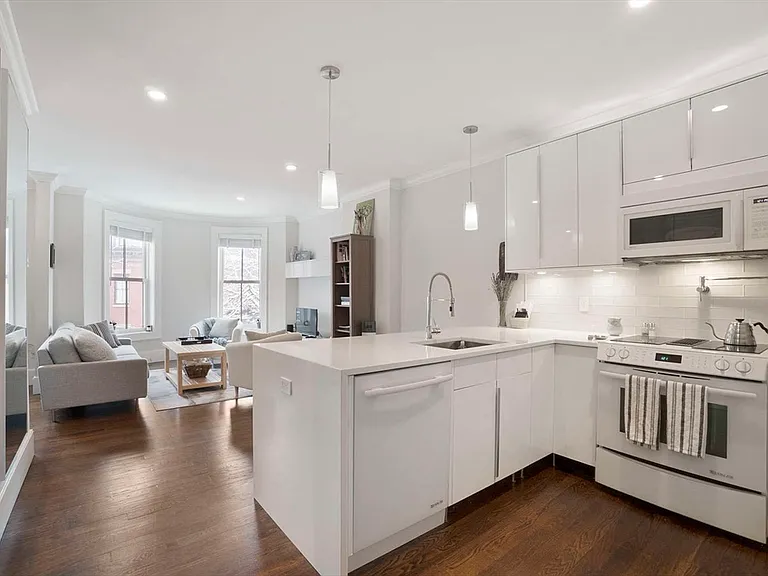 158 W Newton St #2 — Photo 9