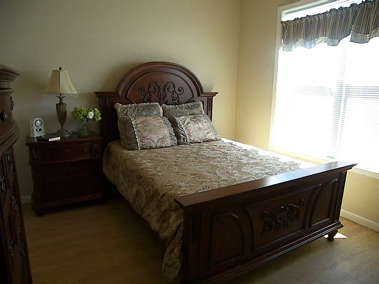 Brooks Edge Apartments — Photo 24