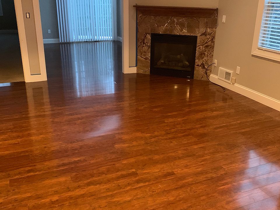 2nd image of 132 Fairway Pl