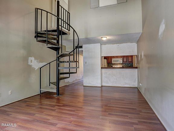 5th image of 300 Lozes Ave APT 1303