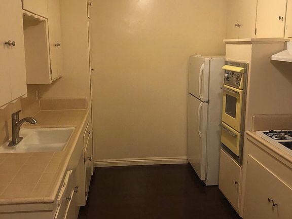 3rd image of 2826 E 4th St APT 5