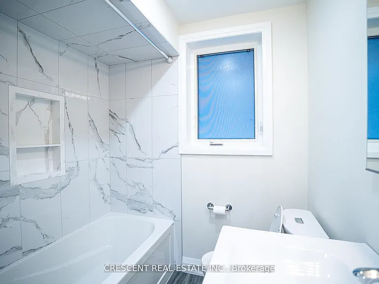 19 Queen St W #1 — Photo 10